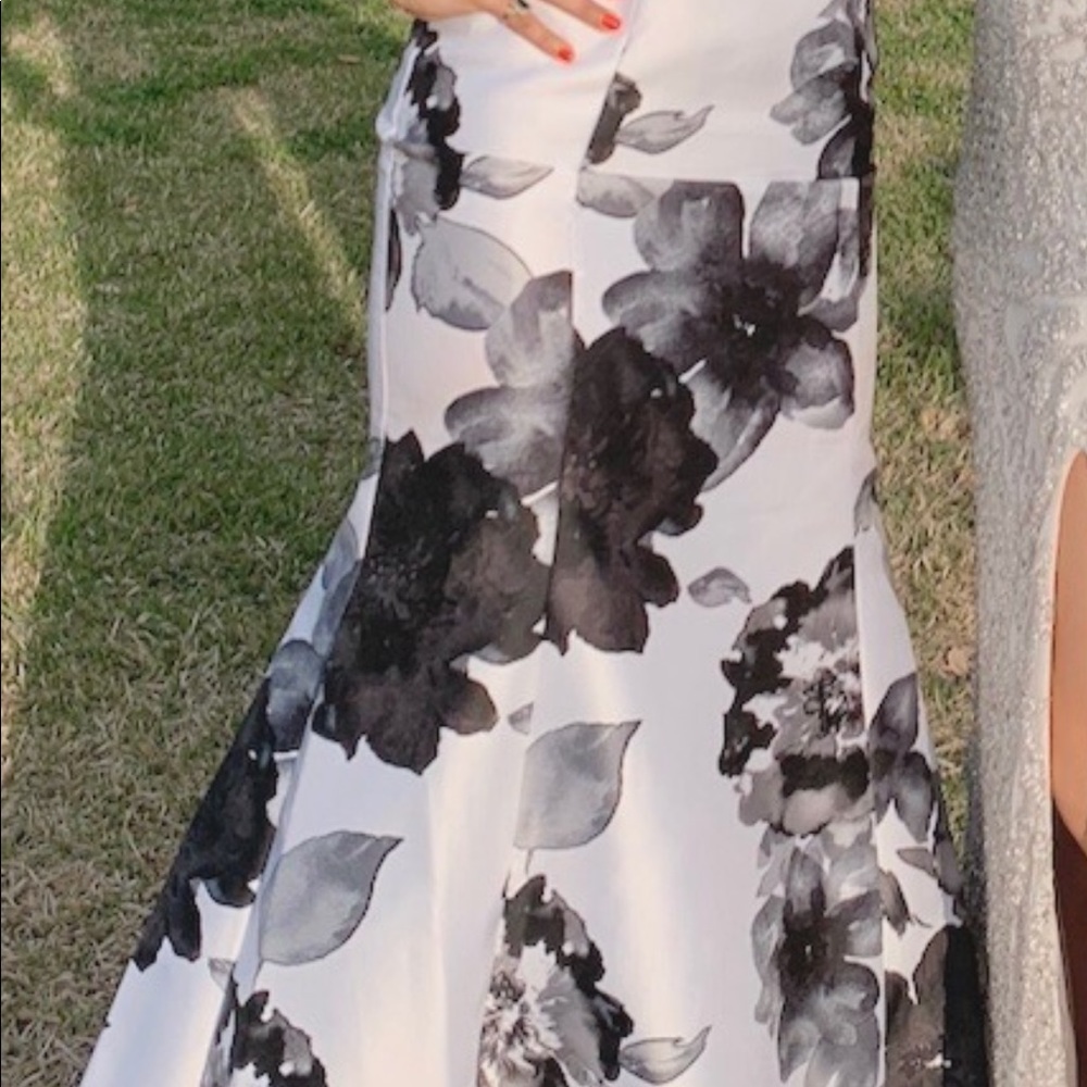 Prom Dress - Picture 4 of 4